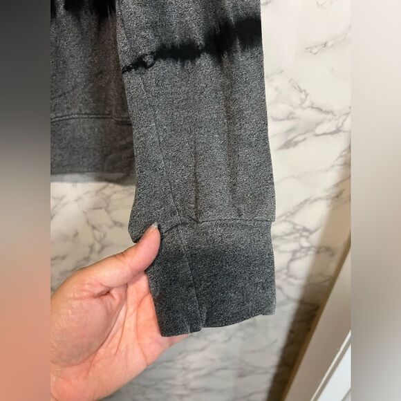 Sundry Ombre Off Shoulder Sweatshirt Black & Gray Pullover Size 2= M=8-10 - Picture 3 of 7